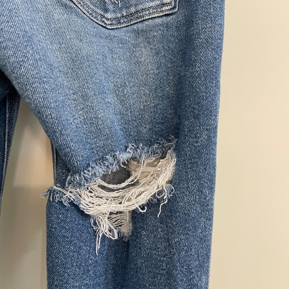 American Eagle ripped mom jeans. - Picture 4 of 14